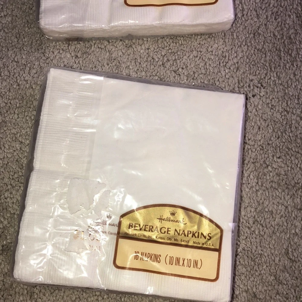 Hallmark Vintage Deadstock Beverage Napkins Packs (2)‎ Christmas Wreath Print